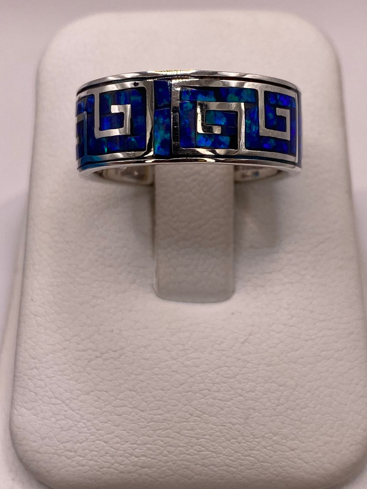 Anillo Banda Plata Ley 950 con Ópalo de Fuego Azul‑verde Diseño Geométrico