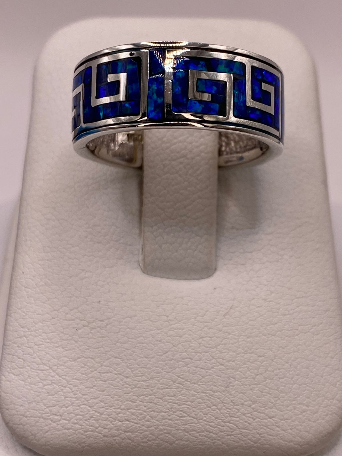 Anillo Banda Plata Ley 950 con Ópalo de Fuego Azul‑verde Diseño Geométrico