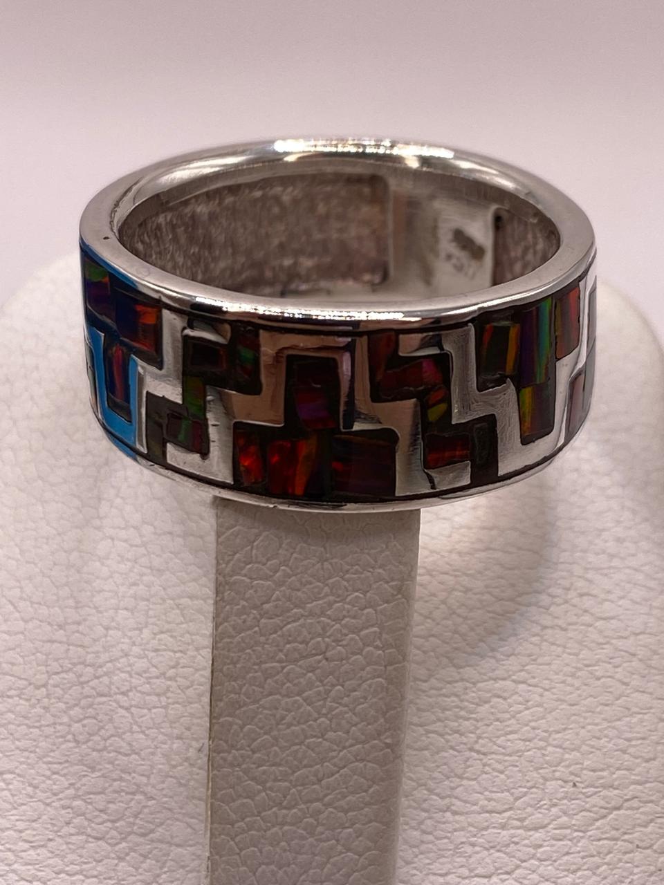Anillo Banda en Plata Ley 950 con Ópalo de Fuego en Diseño Geométrico