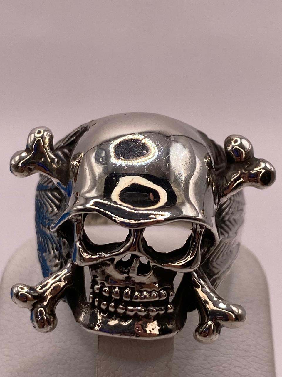 Anillo de Calavera con Casco y Huesos Cruzados en Plata .925