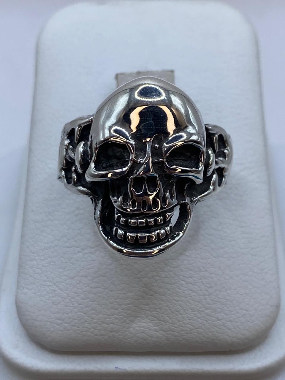 💀🔥 Anillo Calavera en Plata .925 – Diseño Biker Rockero — vista lateral