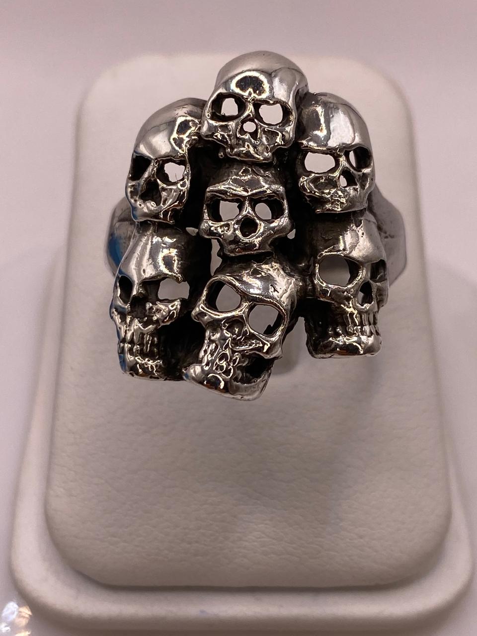 Anillo de Calaveras Apiladas en Plata .925