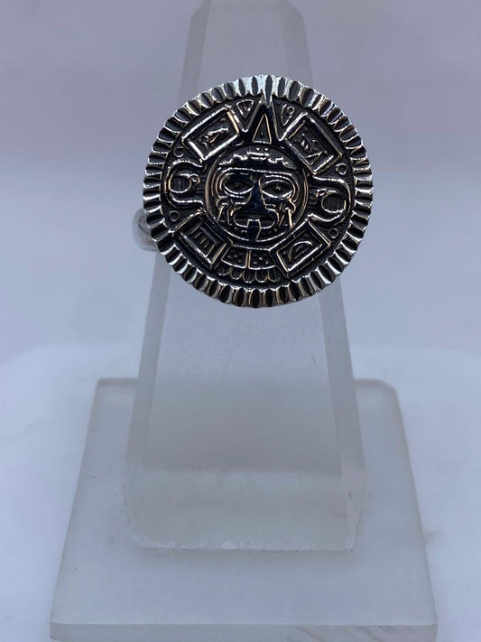🌞 Anillo Calendario Azteca Ajustable en Plata .925 – Diseño Redondo Prehispánico — vista lateral