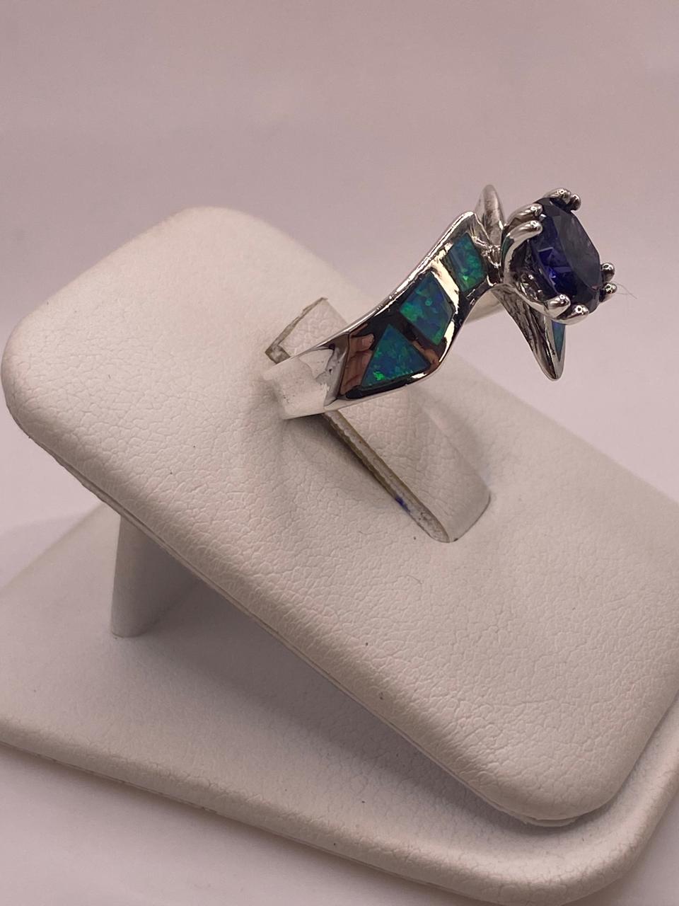 Anillo Contemporáneo Abierto con Ópalo de Fuego  y Zirconia  en Plata .950