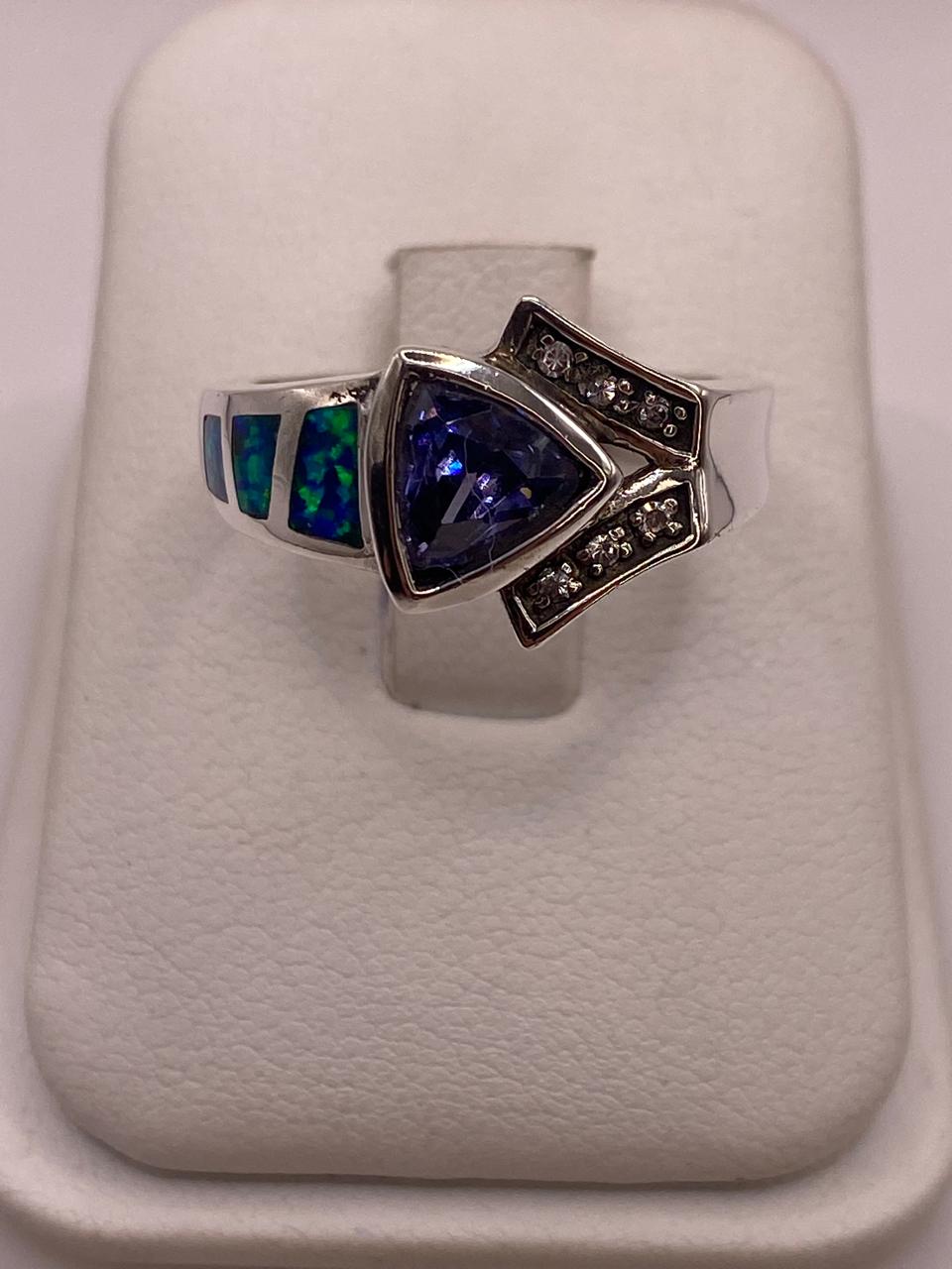 Anillo Contemporáneo Asimétrico con Ópalo de Fuego y Zirconia en Plata .925