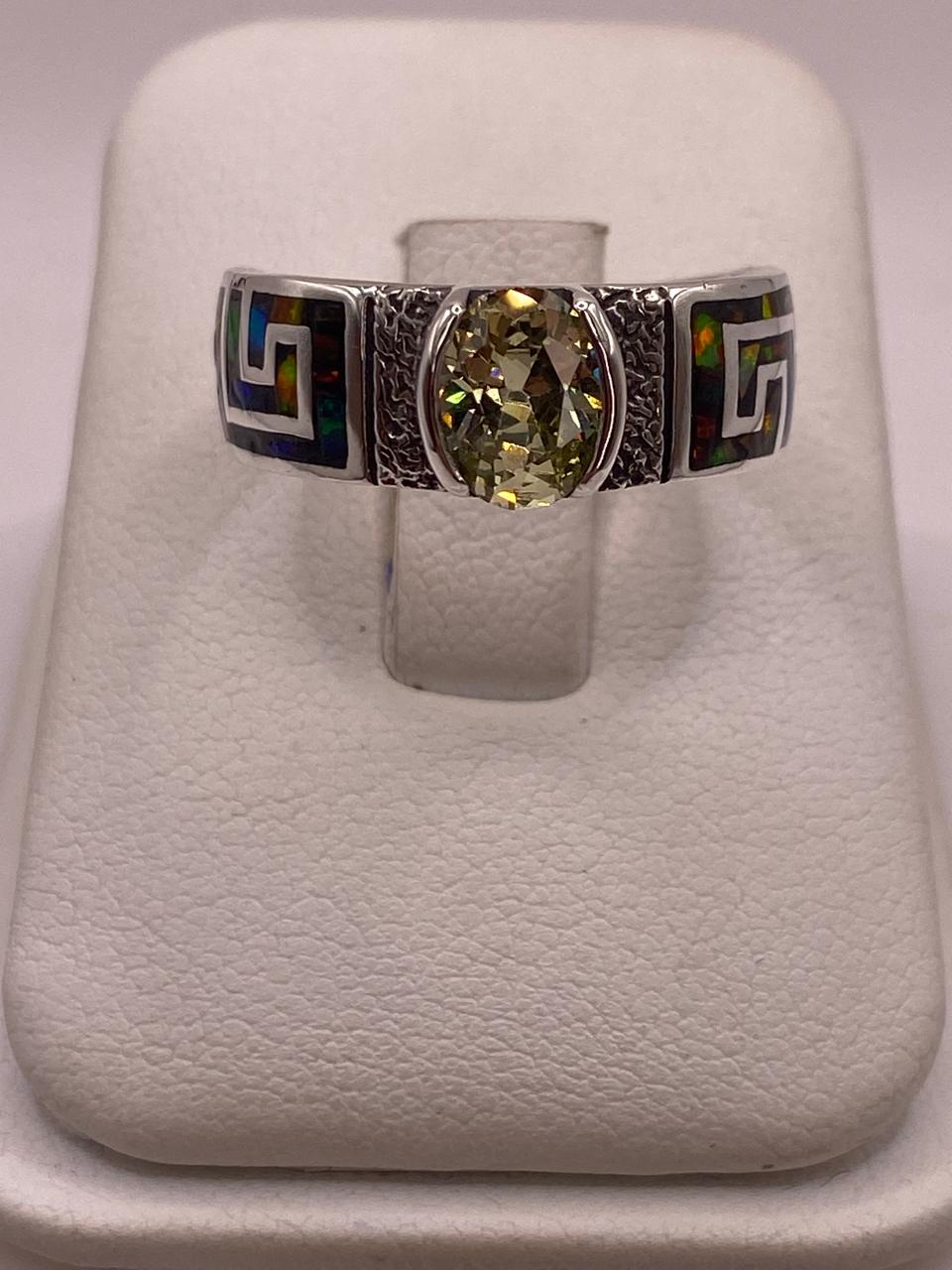 Anillo Contemporáneo Asimétrico con Ópalo de Fuego  y Zirconia en Plata .950