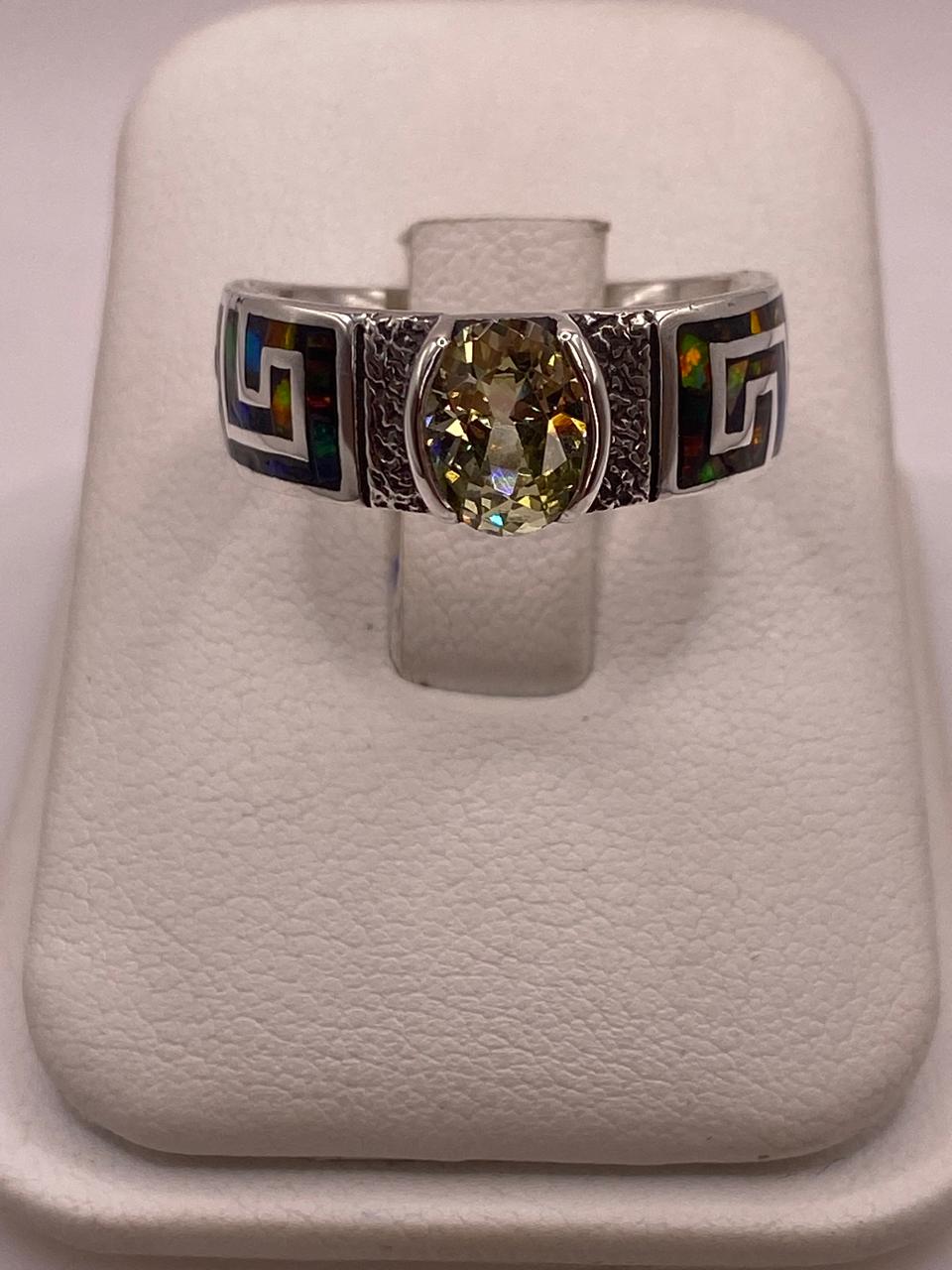 Anillo Contemporáneo Asimétrico con Ópalo de Fuego  y Zirconia en Plata .950