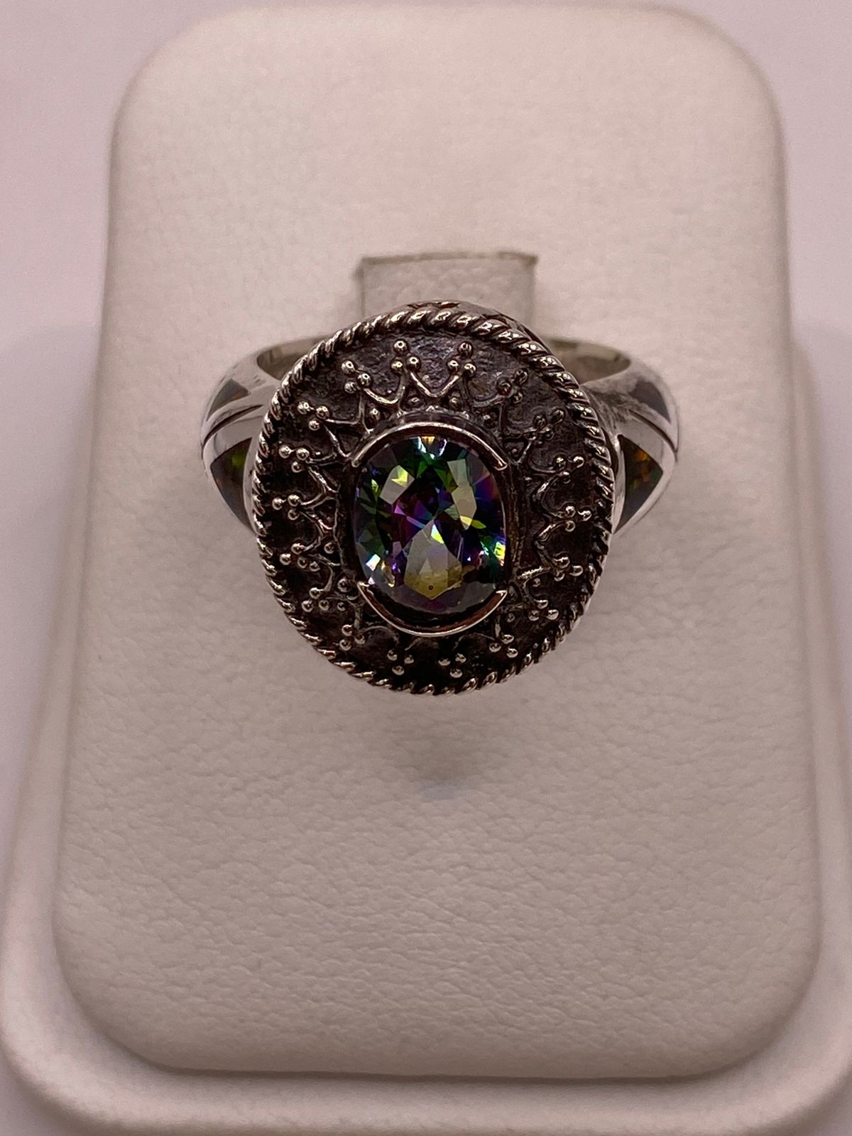 Anillo Contemporáneo Geométrico con Ópalo de Fuego, Zirconia y Marquesita en Plata .950