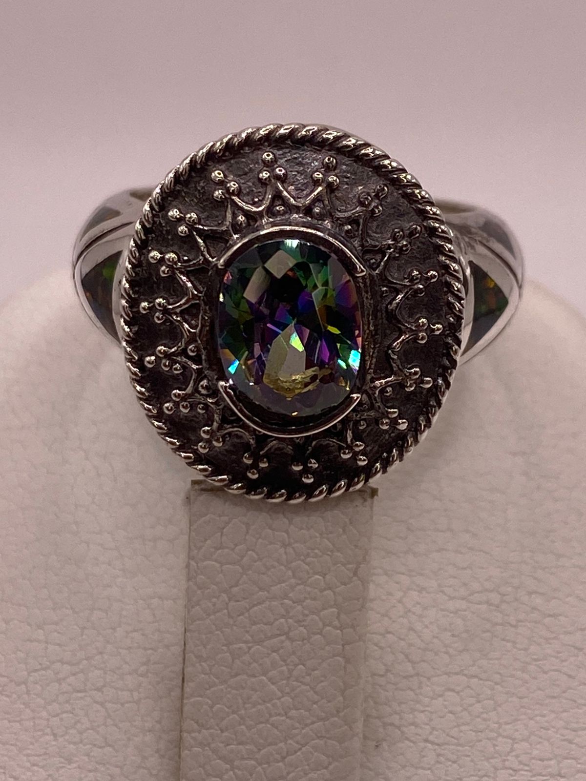 Anillo Contemporáneo Geométrico con Ópalo de Fuego, Zirconia y Marquesita en Plata .950