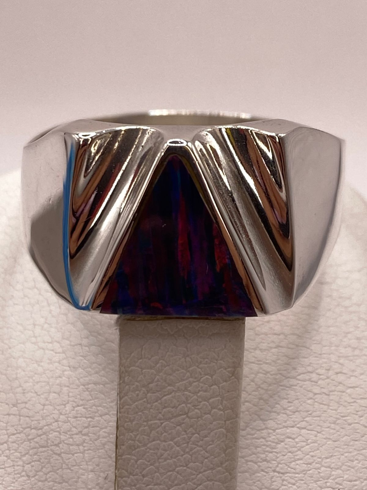 Anillo Contemporáneo en Plata Ley 950 con Ópalo de Fuego