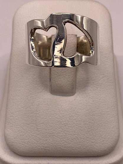 Anillo de Corazones Recortados en Plata .925, vista de detalle