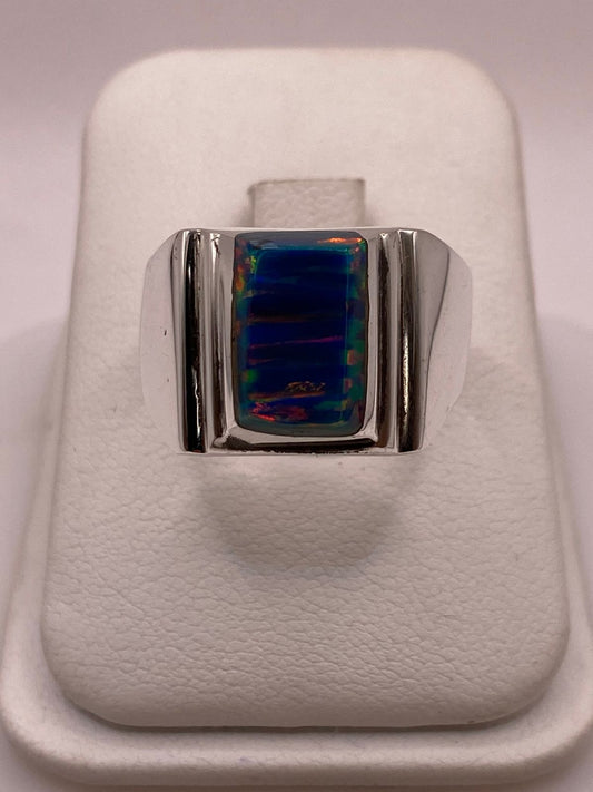 Anillo Diseño Contemporáneo Plata Ley 925 con Incrustación Vertical de Ópalo de Fuego, vista frontal