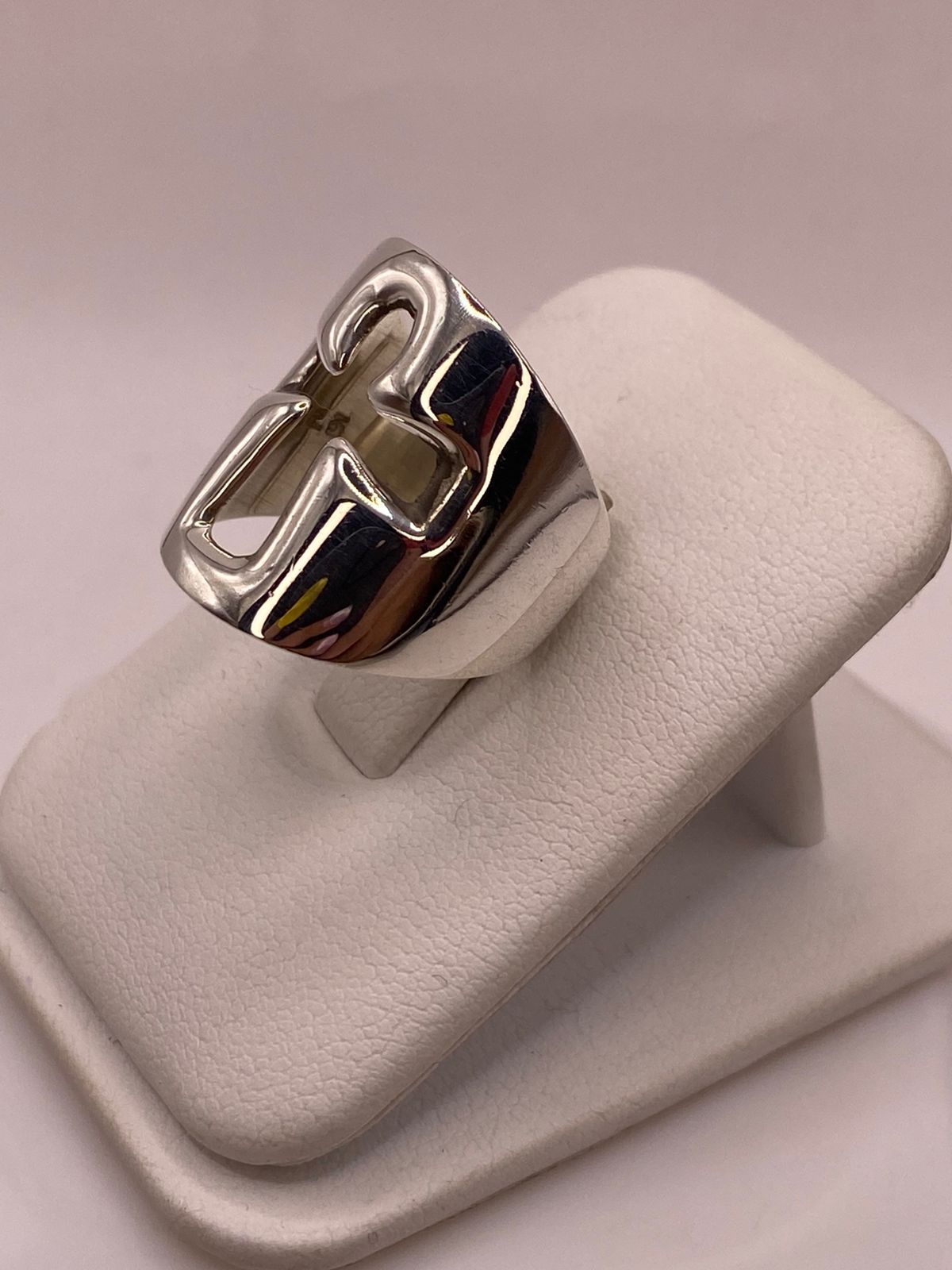 Anillo Diseño Cruz Estilizada en Plata .925