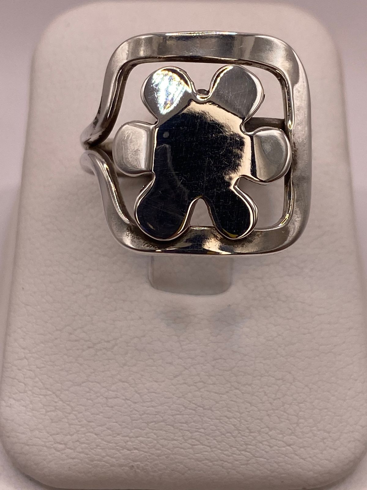 Anillo Diseño Orgánico en Marco Cuadrado Plata .925
