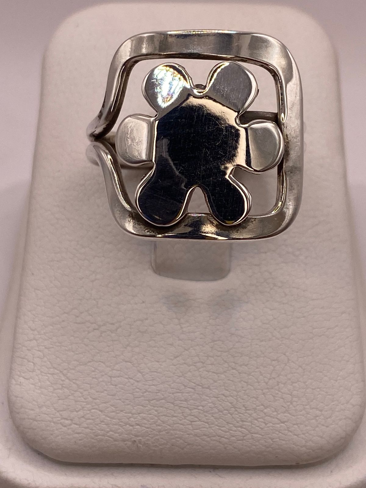 Anillo Diseño Orgánico en Marco Cuadrado Plata .925