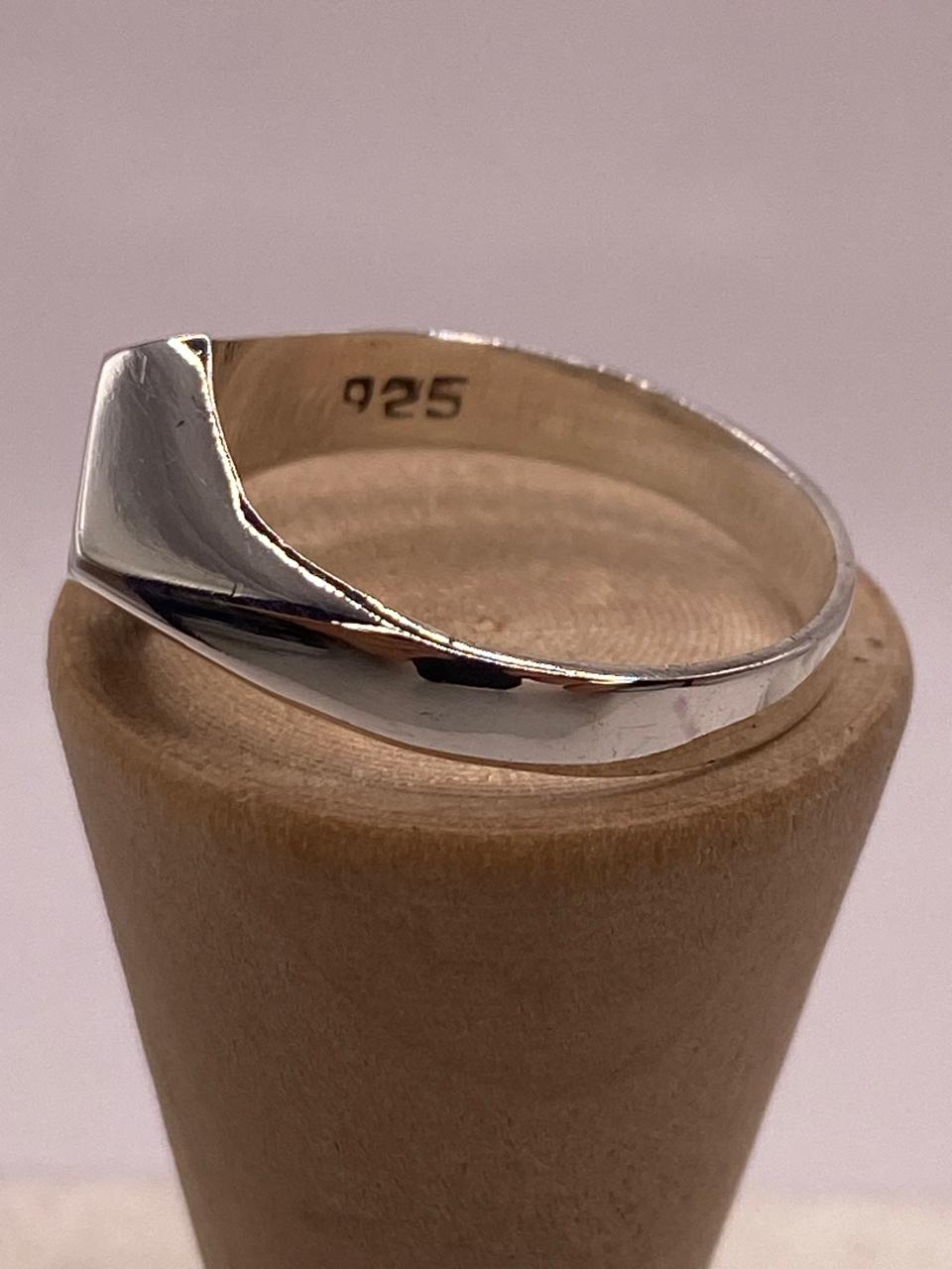 Anillo Doble Línea con Ópalo de Fuego Tornasol en Plata .925