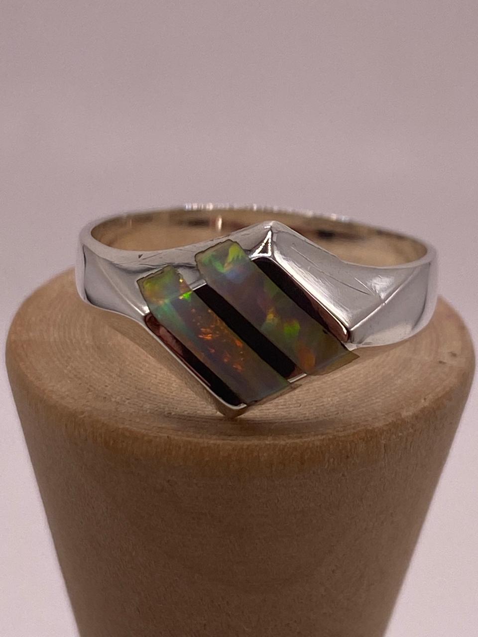 Anillo Doble Línea con Ópalo de Fuego Tornasol en Plata .925