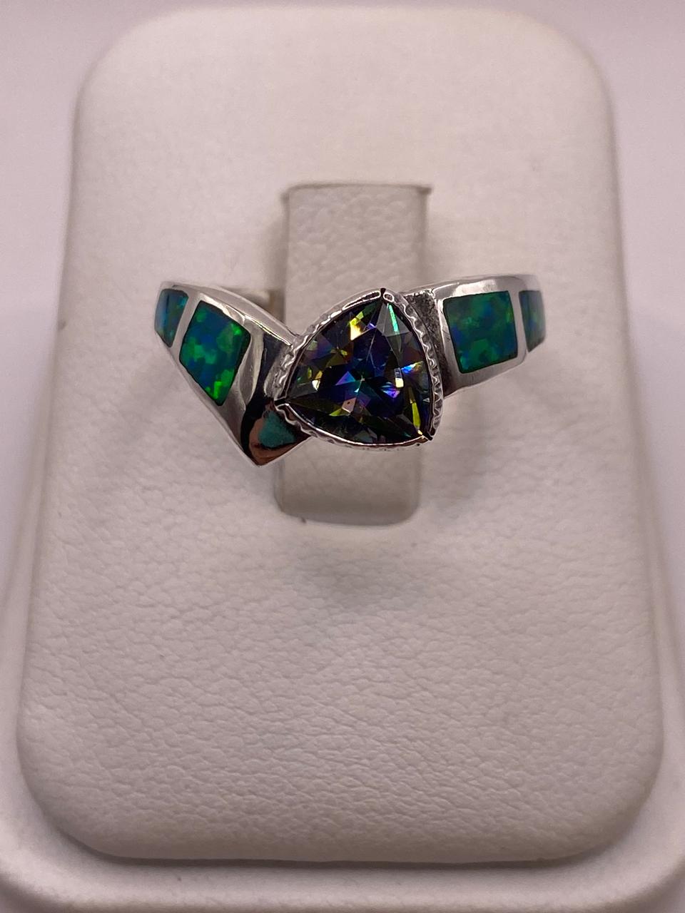 Anillo Elegante Curvo de Plata 950 con Ópalo de Fuego y Zirconia