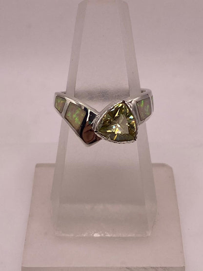 Anillo Elegante Curvo de Plata 950 con Ópalo de Fuego y Zirconia