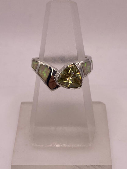 Anillo Elegante Curvo de Plata 950 con Ópalo de Fuego y Zirconia
