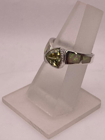 Anillo Elegante Curvo de Plata 950 con Ópalo de Fuego y Zirconia