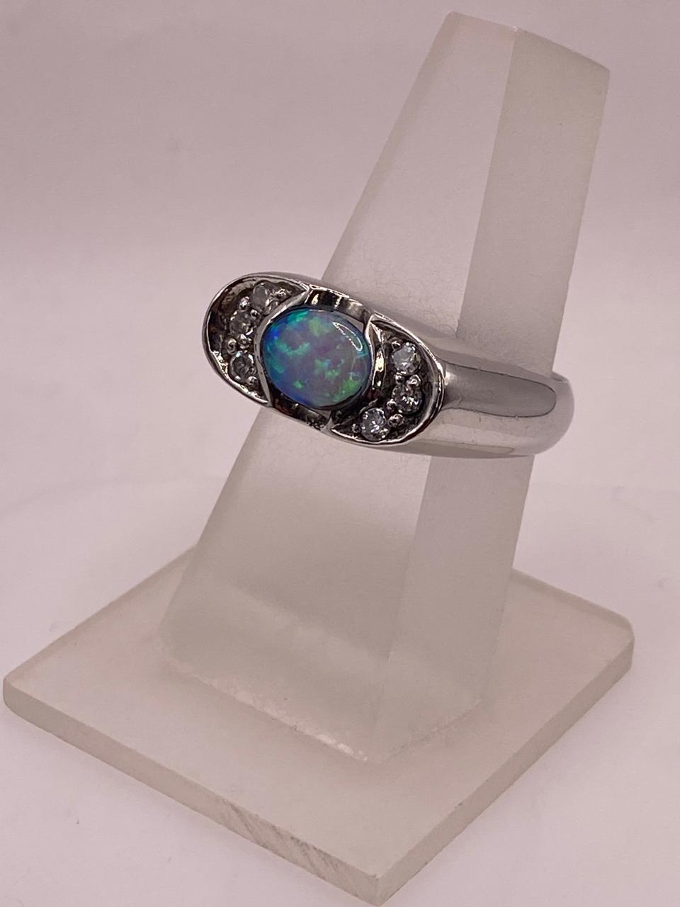 Anillo Elegante de Plata 925 con Ópalo de Fuego y Zirconia