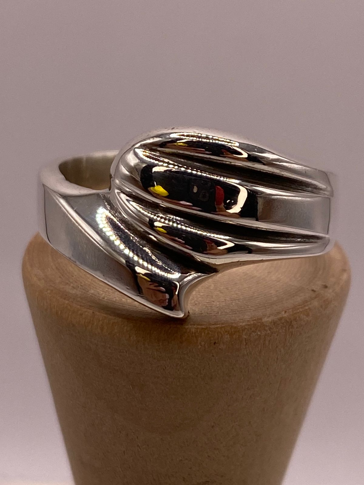 Anillo Escultural de Plata Ley .925