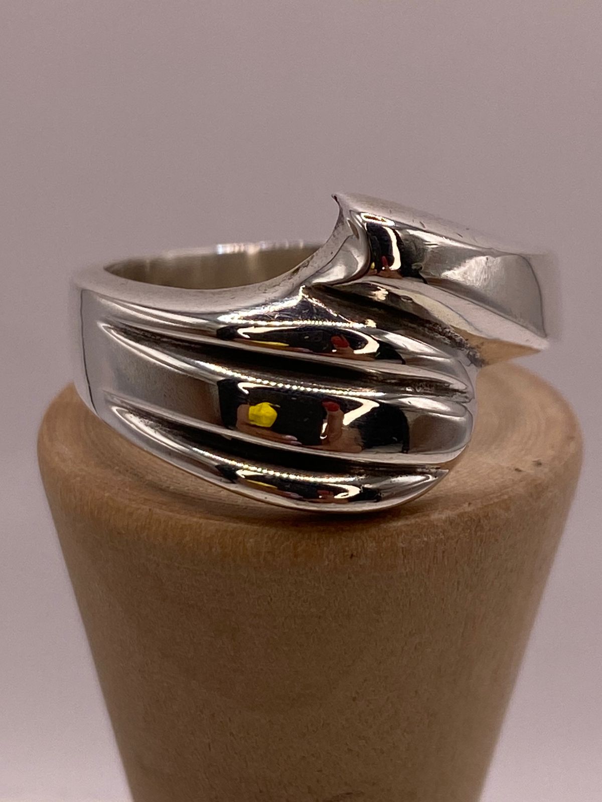 Anillo Escultural de Plata Ley .925