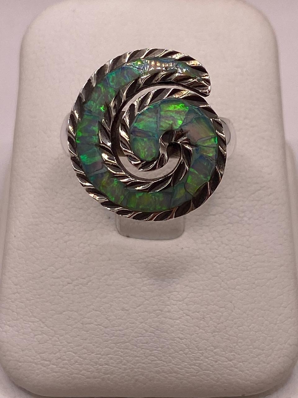 Anillo en Espiral con Ópalo de Fuego Tornasol en Plata .950