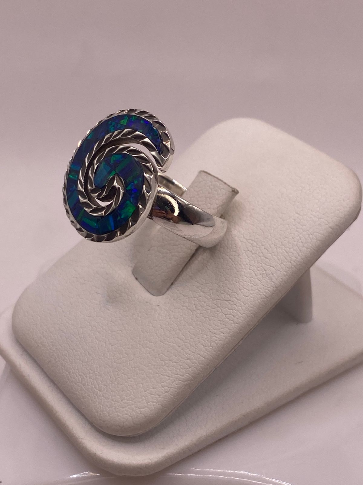 Anillo Espiral de Plata 925 con Ópalo de Fuego