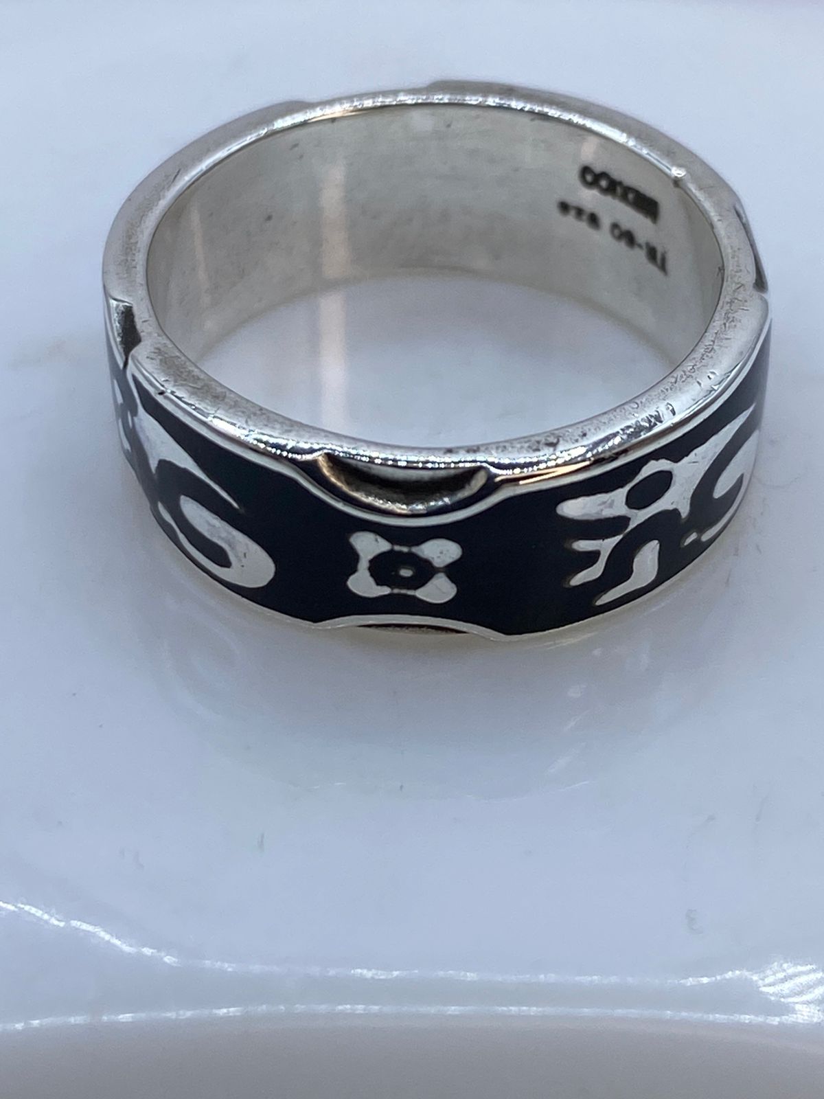 Anillo de Figura Orgánica en Plata .925