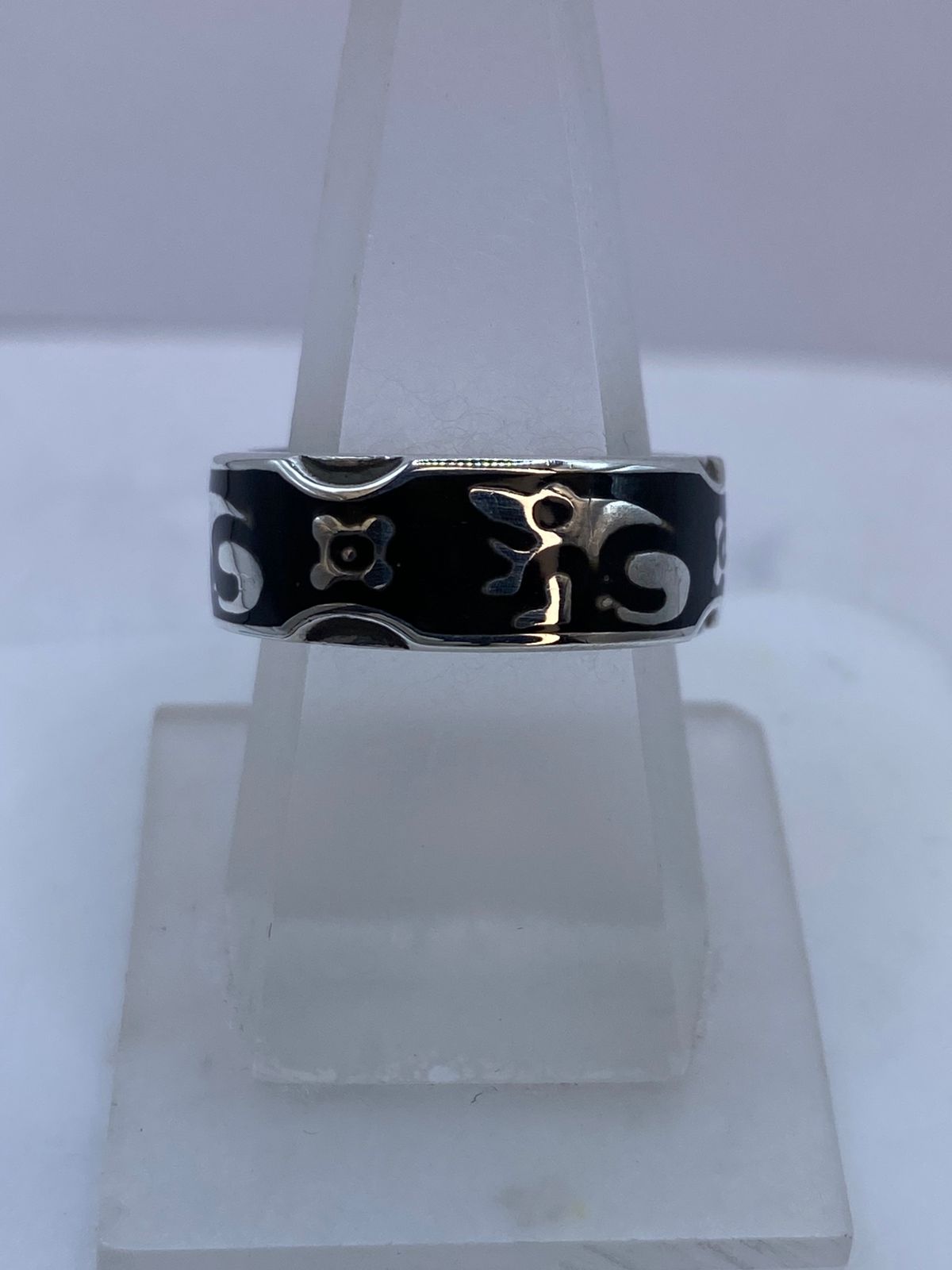 Anillo de Figura Orgánica en Plata .925