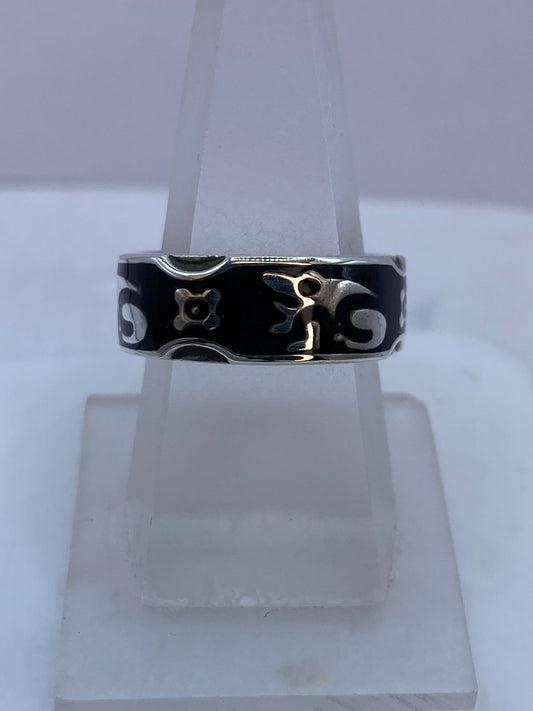 Anillo de Figura Orgánica en Plata .925, vista frontal