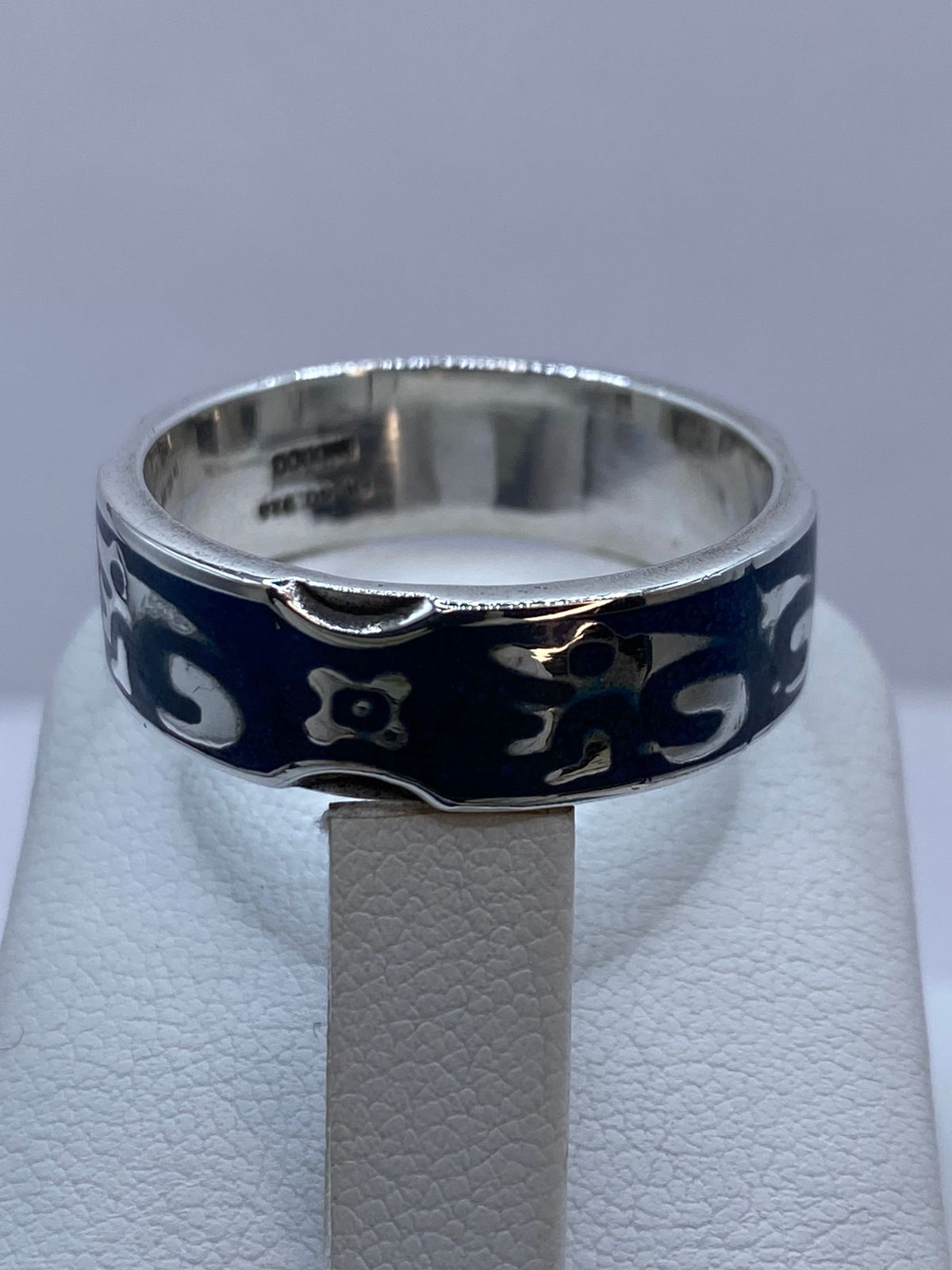 Anillo de Figura Orgánica en Turquesa y Plata .925