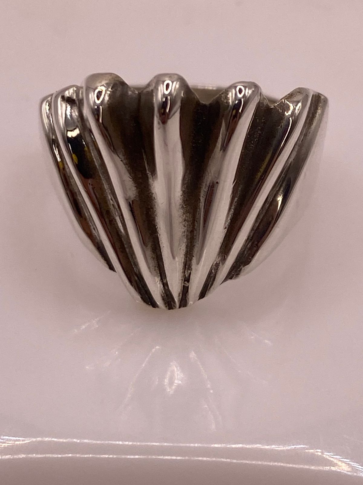 Anillo con Forma de Concha en Plata .925