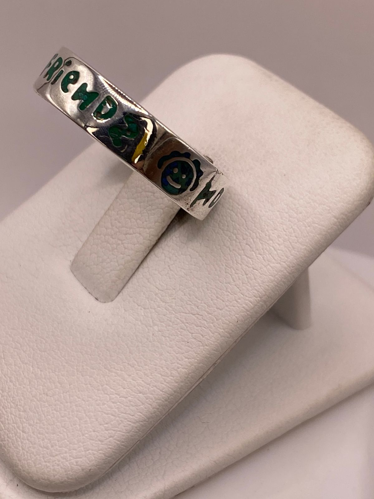 Anillo “friends” de Plata .925 con Incrustaciones