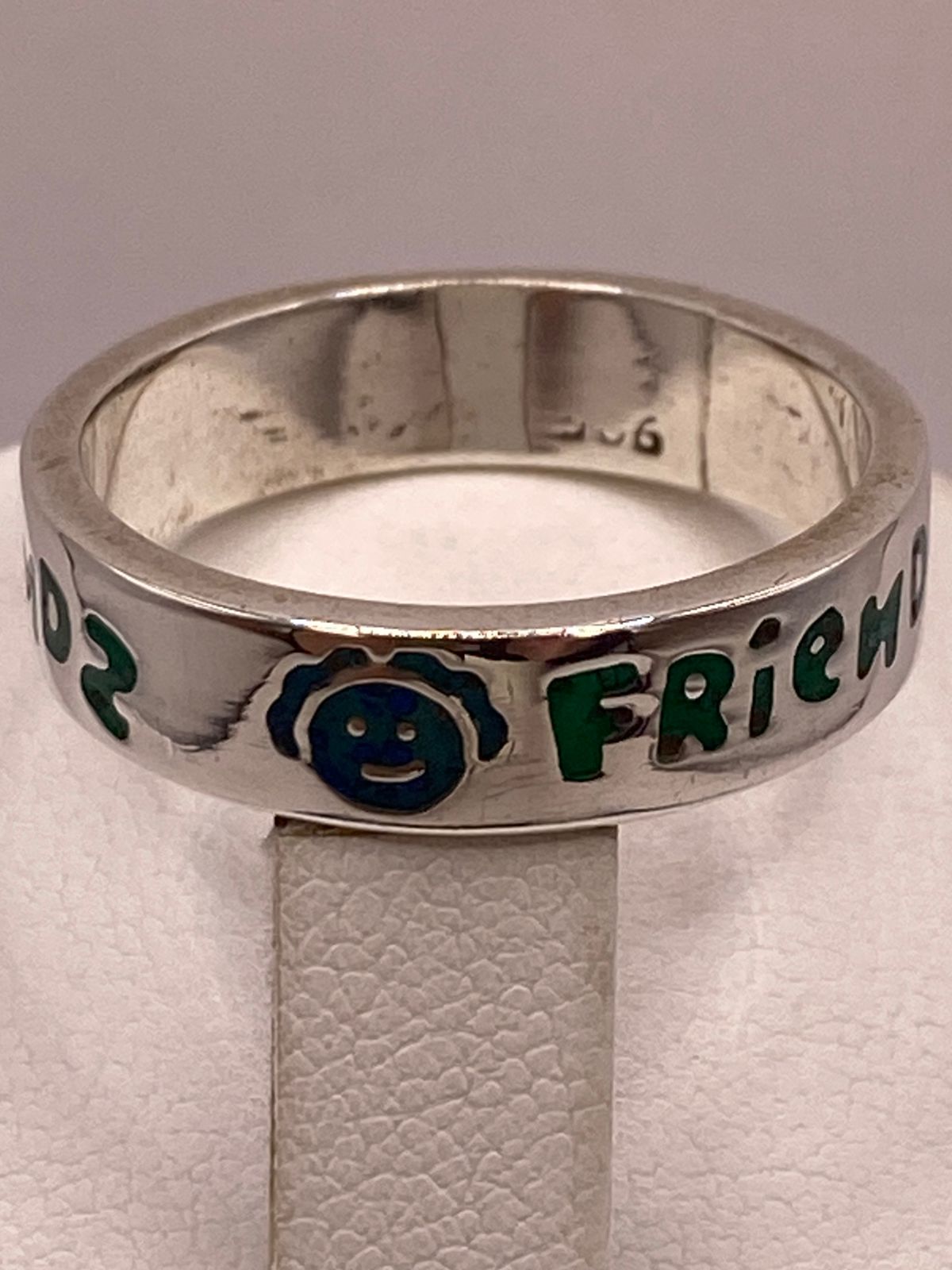 Anillo “friends” de Plata .925 con Incrustaciones