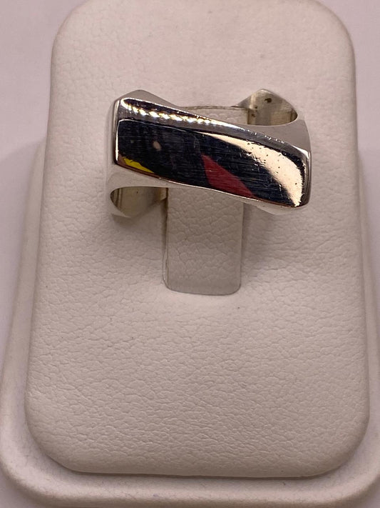 Anillo Geométrico Cuadrado Angulado en Plata .925, vista frontal