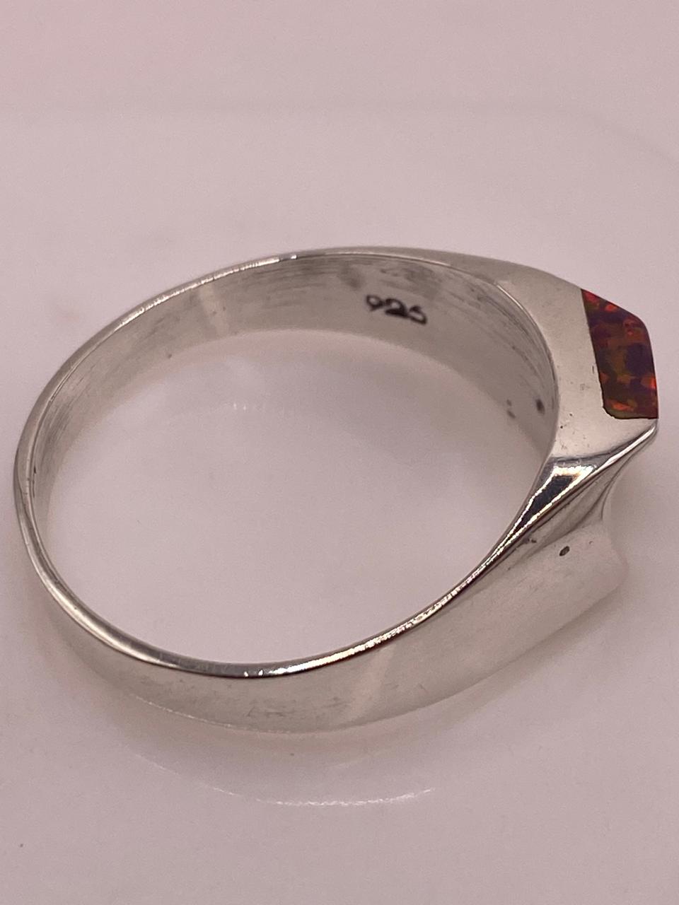 Anillo Geométrico con Ópalo de Fuego en Plata .925