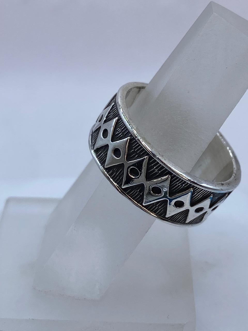 Anillo Geométrico Tribal en Plata .925