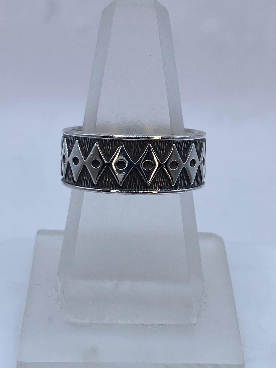 Anillo Geométrico Tribal en Plata .925