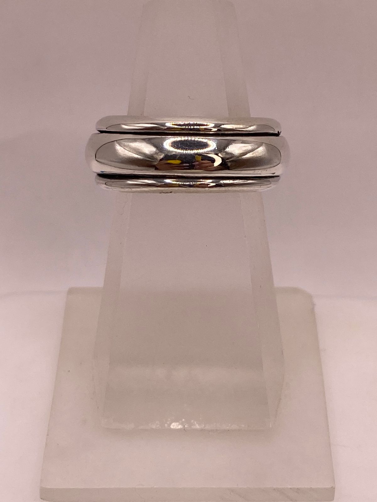 Anillo Giratorio Artesanal en Plata con Acabado Espejo