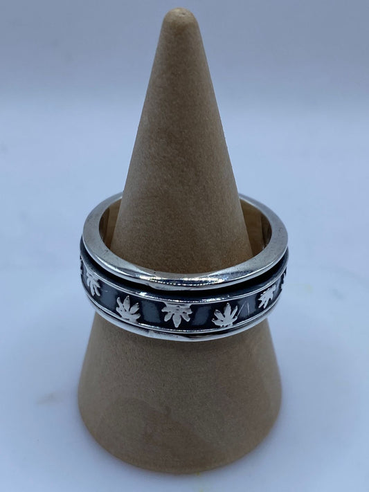 🍁💍 Anillo Giratorio Hoja de Maple en Plata 925 — vista lateral