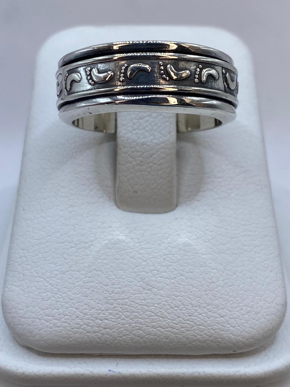 👣 Anillo Giratorio de Huellas en Plata .925