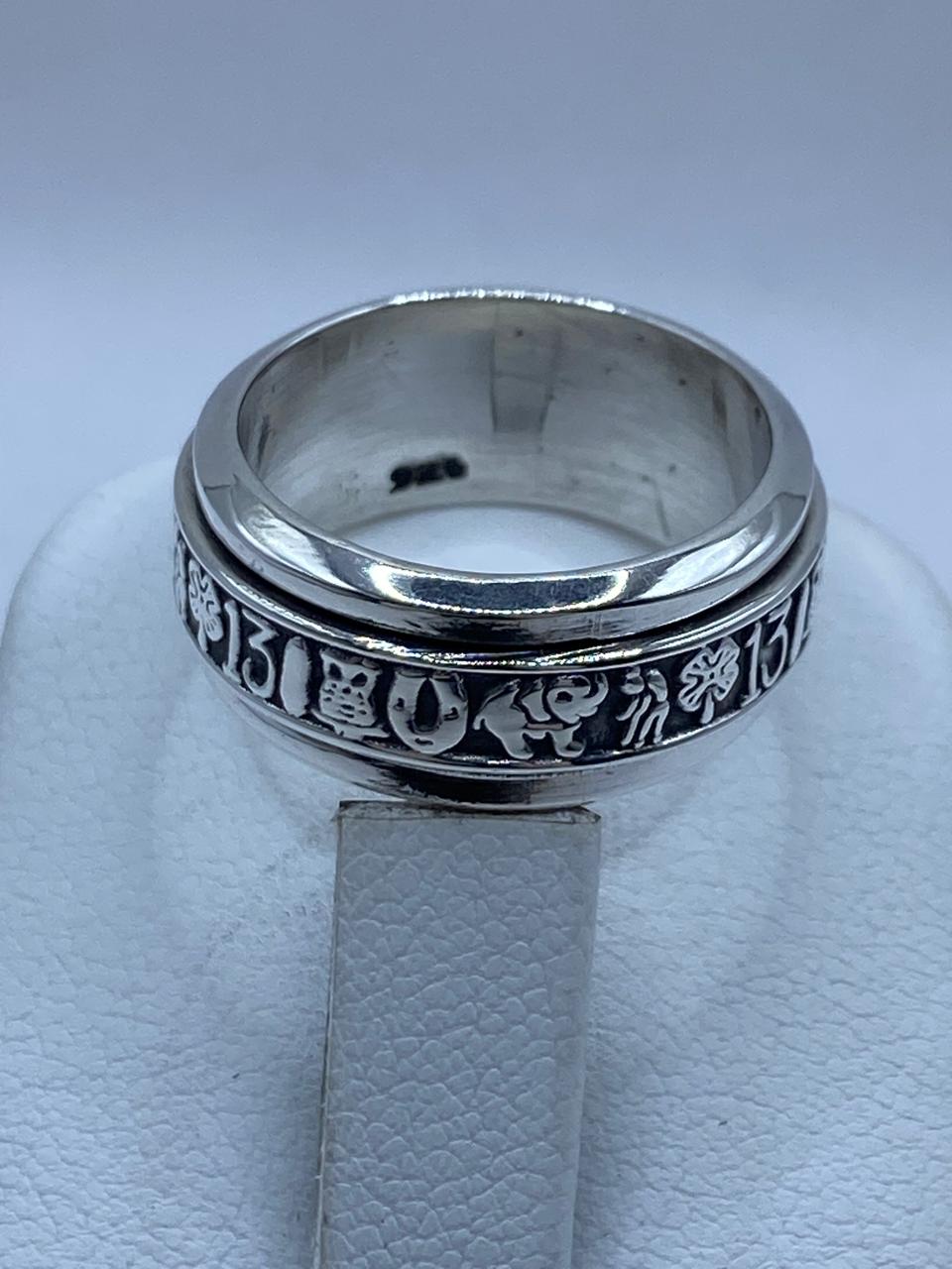 Anillo Giratorio de Plata Esterlina 925 con Símbolos de la Suerte