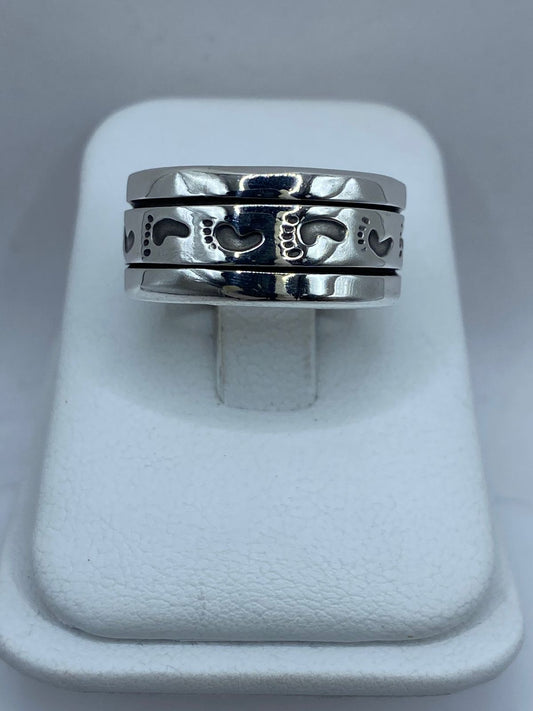 Anillo Giratorio de Plata 925 con Diseño Huellas, vista frontal