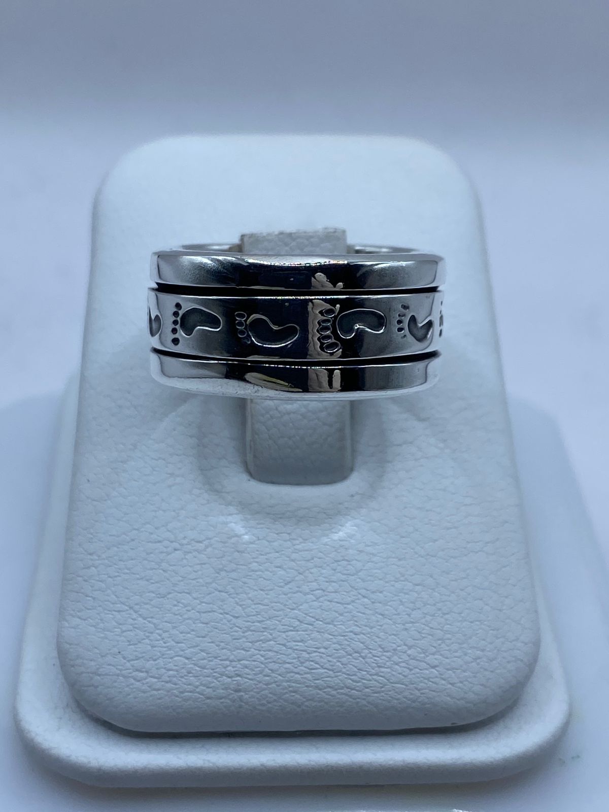 Anillo Giratorio de Plata 925 con Diseño Huellas
