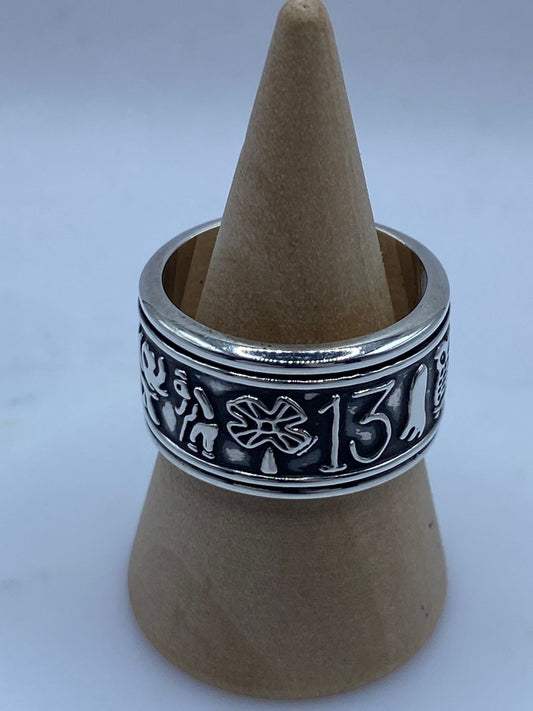 💍🐘✨ Anillo Giratorio de Plata 925 con Diseño de Elefantes y Número 13 — ángulo diagonal