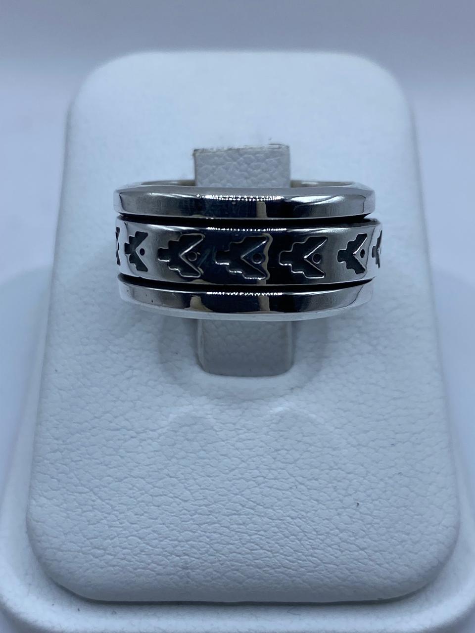 💍 Anillo Giratorio de Plata 925 con Diseño de Flechas — vista lateral