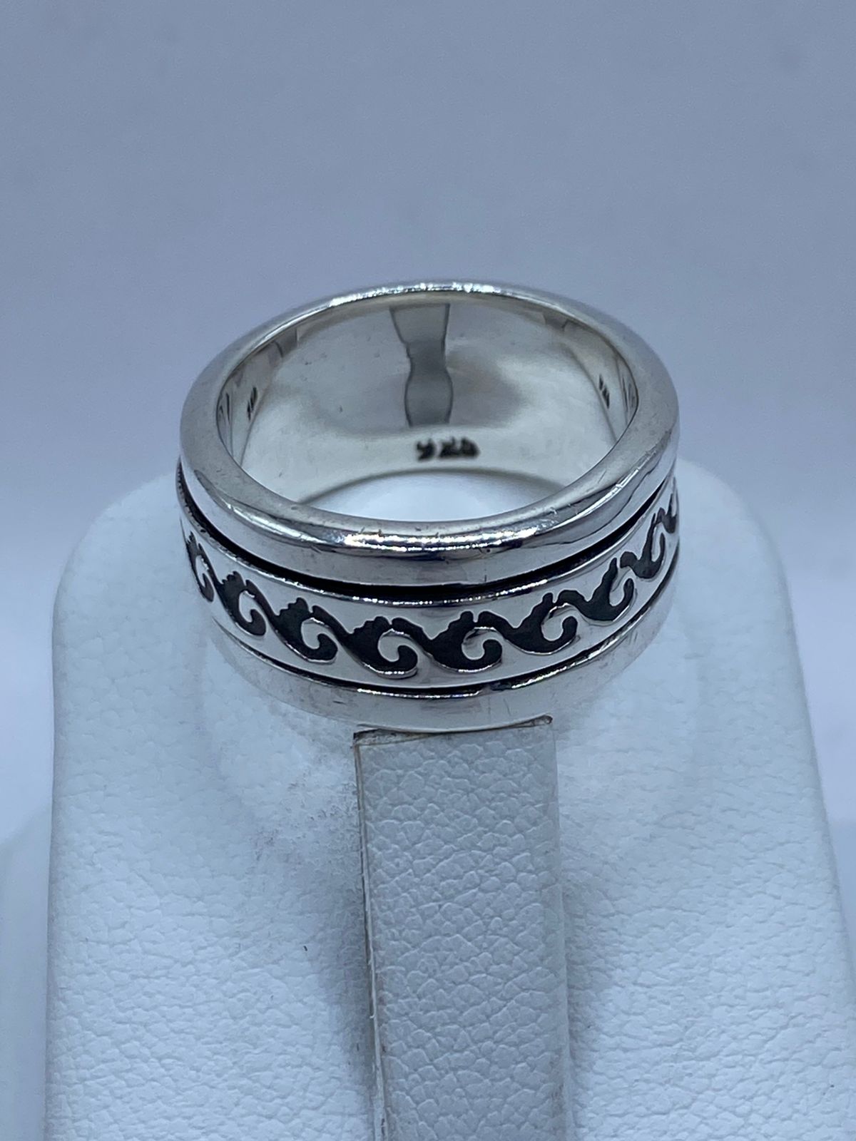 💍✨ Anillo Giratorio de Plata 925 con Diseño de Olas
